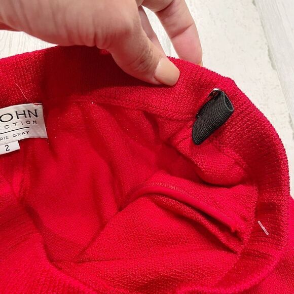 St. John High-Waisted Stretch Pleated Pants - Picture 4 of 5